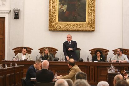 Noemí Llauradó y Carles Pellicer, en un pleno.