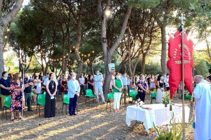 Una imatge de la missa celebrada durant el Rocío de Luz a la Pineda.