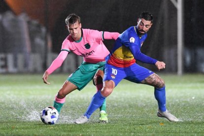 El jugdor del Andorra Carlos Martínez durante un momento del duelo disputado contra el Barça B.