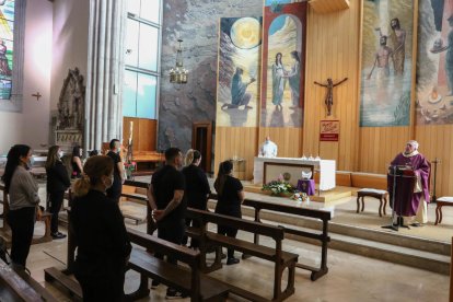 Imagen del funeral por el matrimonio de Reus víctima del accidente de avioneta en Bolivia.