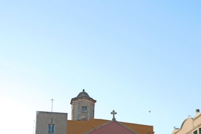 La torre és al carrer Arc de Sant Llorenç.