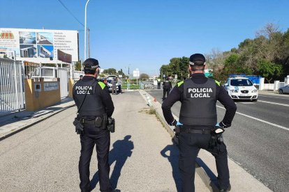 Uno de los controles policiales que se han realizado en Cunit en las últimas semanas.