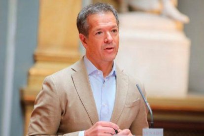 Ander Gil insisteix als populars que facilitin l'aprovació dels pressupostos per «reiniciar» l'economia