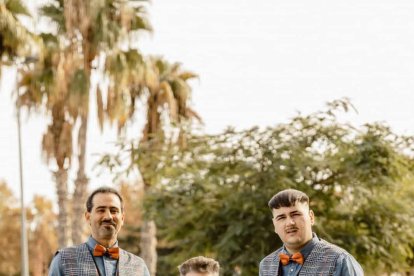 Javi Torrente, al mig, amb Adrián Álvarez i Erik Córdoba, de l'equip de Torrente Barbers.