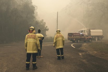 Fotografia des de primera línia dels incendis.