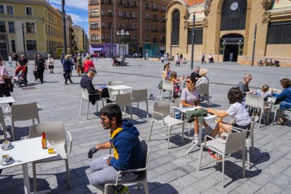 Todo hace pensar que la plaza Corsini tardará en volver a albergar el mercadillo de los martes y jueves.