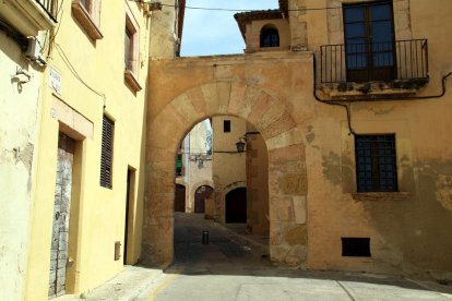 El inmueble limita con las antiguas escuelas Teres Manero.