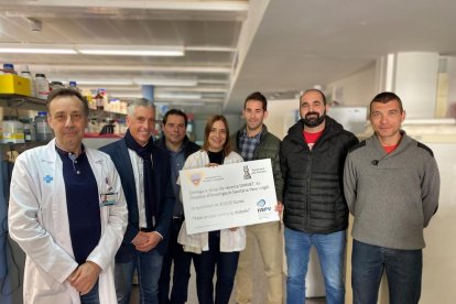 De izquierda a derecha: Dr. Joan Vendrell, director IISPV; Sr. Xavier Prim, Concejal de Deportes el Sr. Marc Gavaldà, Concejal de Juventud y fiestas, ambos del Ayuntamiento de Perafort y Puigdelfí; Dra. Sònia Fernández-Veledo, IP del Grupo DIAMET; el Sr. Marc Bigordà, Alcalde, y el Sr. Francisco Dols, Concejal del Ayuntamiento de Garidells; Sr. Sergi Vernet, impulsor de la Caminata.