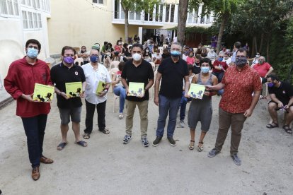 Presentación del cuento 'El barret del Nano Capità'  ayer en el Jardí del Metropol de Tarragona.