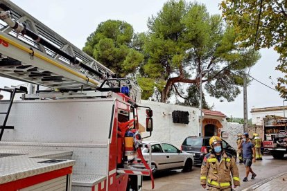 Imagen del exterior del restaurante poco después de declararse el incendio en la cocina.