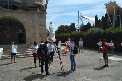 El Grup de Treball en Defensa de la Sanitat Pública de Tarragona s'ha concentrat aquest matí.