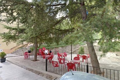 Imatge d'arxiu de la terrassa d'un dels bars del unicipi de Capçanes.