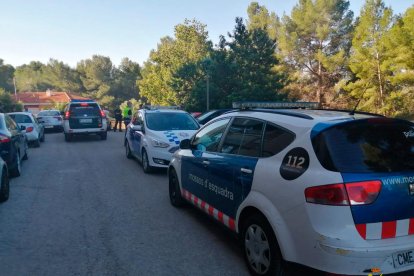 Mossos d'Esquadra, Guardia Urbana y Guardia Civil en Sant Salvador.