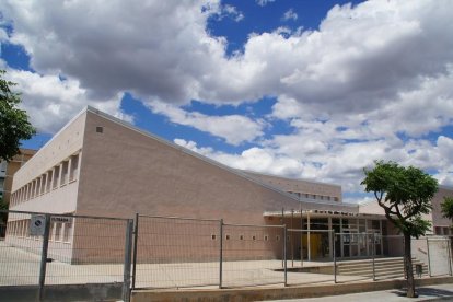 Façana de l'Institut Constantí.