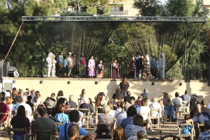 Un instant de la interpretació del Ball de Marcos Vicente, amb localitats plenes.