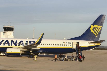 Una imatge d'arxiu d'un avió a l'Aeroport de Reus.