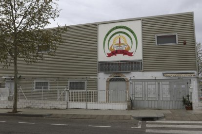 La avenida Vidal i Barraquer de Tarragona mostraba ayer una imagen inusual a pesar de ser domingo