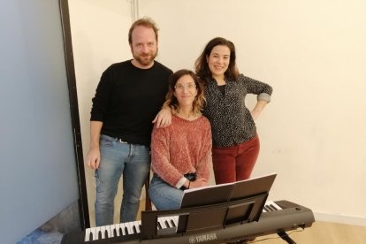 J. Cocome, C. Martínez y G.Llauradó, director, directora musical y protagonista de la obra.