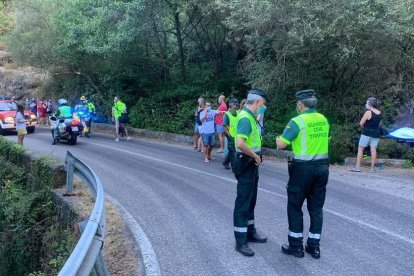 Una dona mor i altres dues joves resulten ferides en un accident en A Cañiza