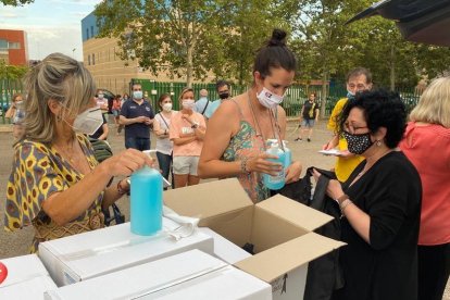 Entrega de gel a Zaragoza