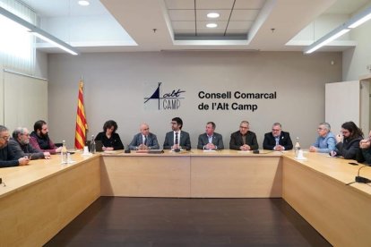 Imagen de la reunión en el Consell Comarcal del Alt Camp.