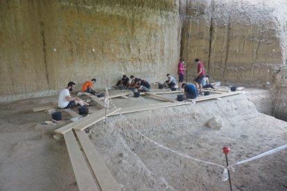 Intervenció en extensió a la cala 2 del Barranc de la Boella.