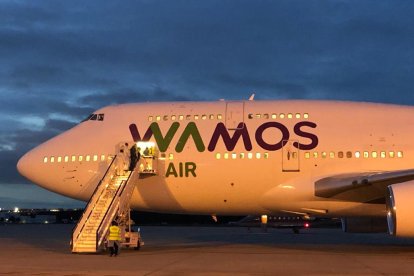 Imagen del avión procedente de la China con una veintena de españoles a bordo repatriados de la región de Wuhan.