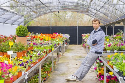 Joan Maria Vidal, propietari també del Garden Tapioles i de Flors la Rasa, a les instal·lacions del Garden Gaià, a Altafulla.