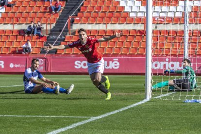 Fran Carbia celebrando uno de los goles en el partido de hoy