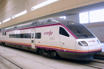 Imatge d'arxiu d'un tren Avant de Renfe.