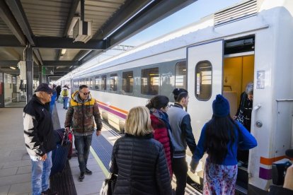 Els veïns de Cambrils han d'agafar el tren al nord del municipi des del passat 13 de gener.