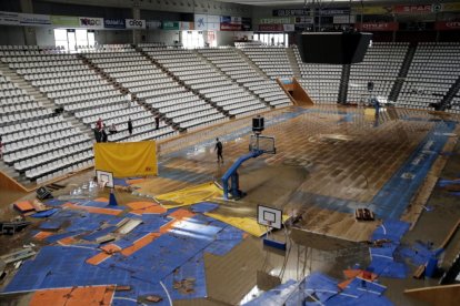 El pavelló de Fontajau va quedar en molt malt estat a causa de la inundació que va patir pel desbordament del Ter fa dues setmanes.