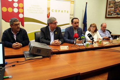 Imatge d'arxiu dels responsables del COPATE i el Consell Comarcal del Baix Ebre.