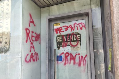 La pintada contraria al proyecto musulmán en el local de SPiSP.