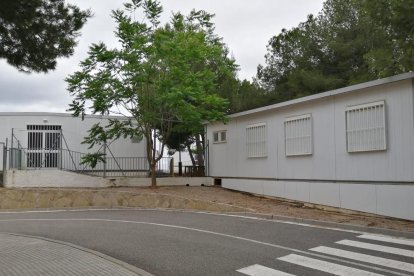 Pla obert d'uns mòduls prefabricats de l'escola Bernardí Tolrà de Vila-rodona.