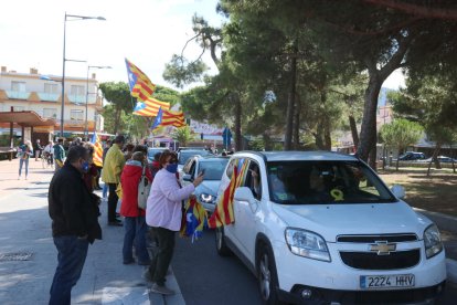 Pla mitjà d'alguns dels participants a l'arribada a Argelers