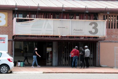 Imatge d'arxiu de temporers arribant al pavelló 3 de Fira de Lleida.