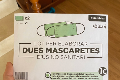 Imatge d'un dels lots per la confecció de mascaretes de l'ANC.