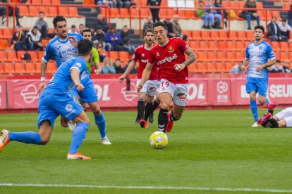 Pol Ballesteros en una jugada en el partido disputado esta mañana.