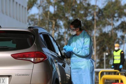 El ejecutivo prevé distribuir un millón de pruebas entre todas las comunidades durante el domingo y el lunes