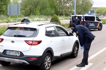 Imatge d'arxiu d'un control de la policia per la festivitat del Pirmer de Maig.