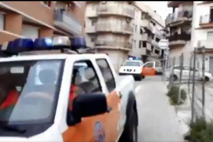 Protecció Civil i Policia Local han felicitat a tres nenes durant el dia d'avui.