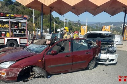 Los dos coches que han chocado a la altura del peaje de Arenys de la C-32