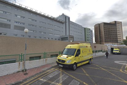 Imagen del hospital de la Candelaria donde está ingresado el paciente afectado por coronavirus.