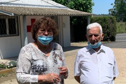 Rosa Subirats, presidenta de la Creu Roja Priorat-Falset, i l'expresident Eduardo Guijarro.