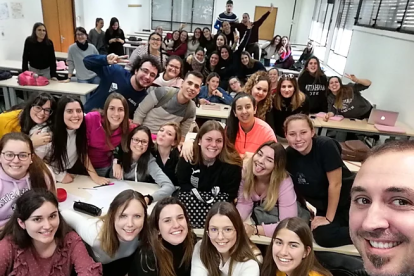 La setentena de alumnos participantes, en una imagen previa al confinamiento.