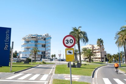 Un dels senyals modificats a la zona del port.