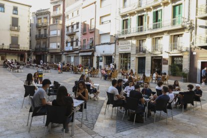 Este es el aspecto que presentaba la plaza del Castell esta tarde del lunes.