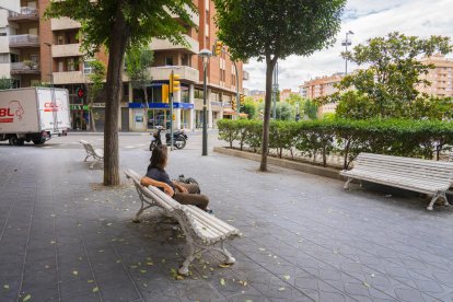 El incivismo de algunos sintecho en Pere Martell va en aumento, según los vecinos de la zona.