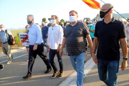 Los presos independentistas antes de entrar en Lledoners. Imagen del 28 de julio del 2020.